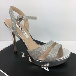 Nina Silver Vinyl Glitter Heels Size 8 M 4.5" Heel